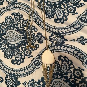 Kendra Scott pendant necklace